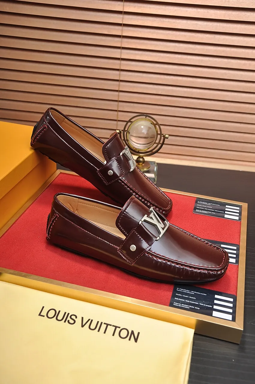 Men's men's shoes 💰420💶 [LV Doudou shoes] (water-dyed cowhide lining) new model is on the market, available on the official website. The new Doudou shoes are processed into single-color materials, and the uppers are made of imported horsehide leather. The body of the shoe is fully hemmed with mark thread, and is lined with imported original cowhide leather. The elegant shoe shape is super suitable for all-matching, and the size is 38-44.